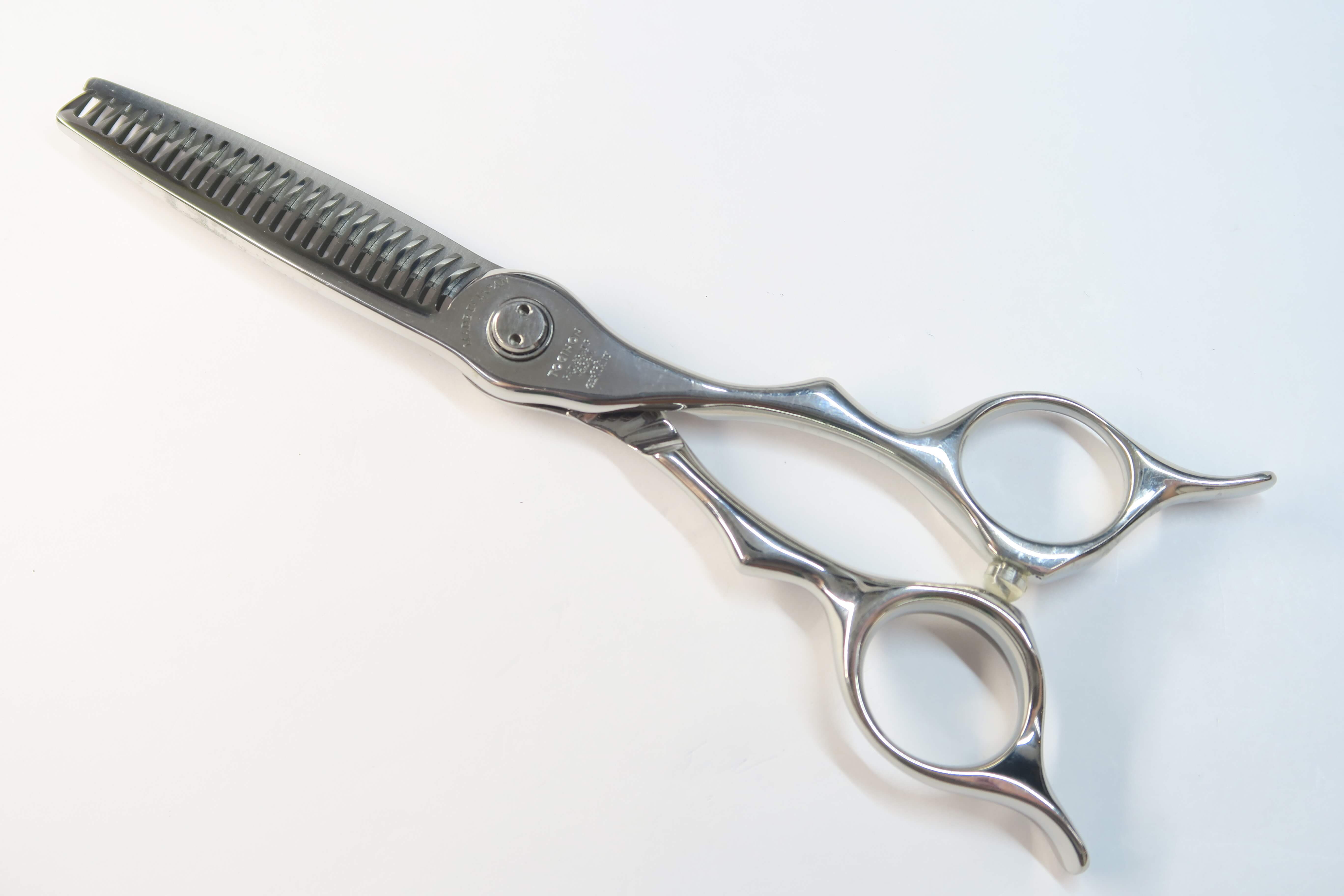 toginon トギノン　新品未使用　5.8インチ　右利き用　シザー　美容師 トギノンの中古シザー通販 |中古シザー通販専門店SisRmaシザマ